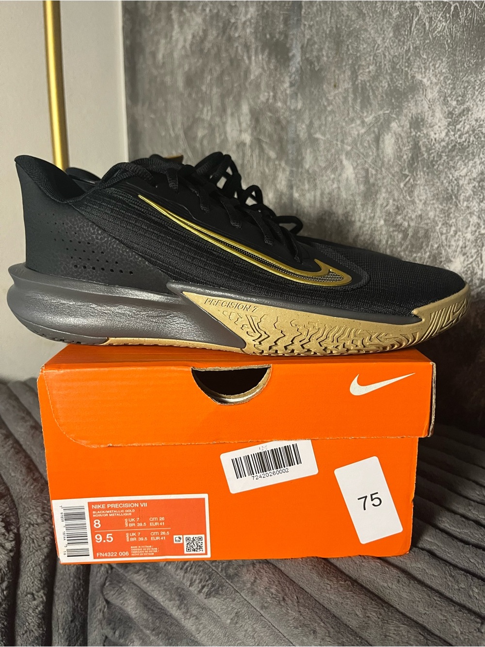 Nike Men's 8 Black with Gold Accents new or women’s 9.5